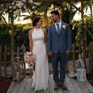 Navy blue blazer for men. Relaxed fit.